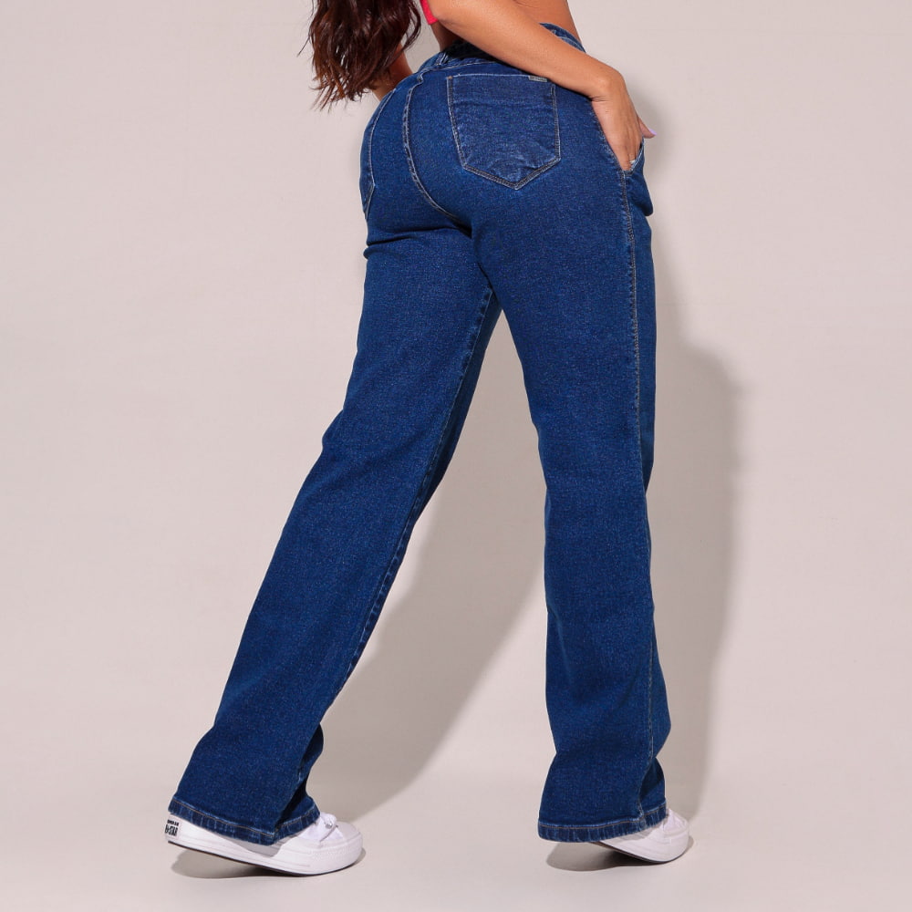 Calça feminina jeans reta escura atemporal Docebe