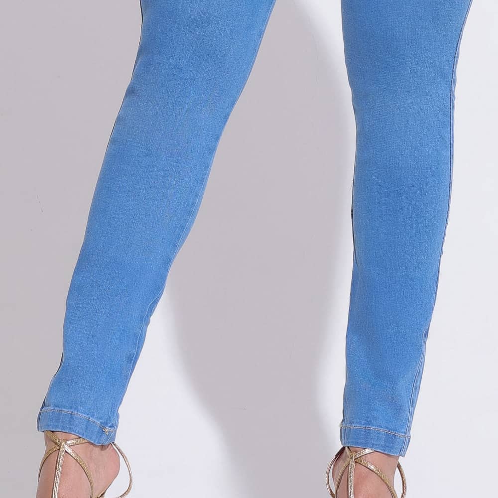Calça Feminina Jeans Azul Claro Estilo Casual Docebe