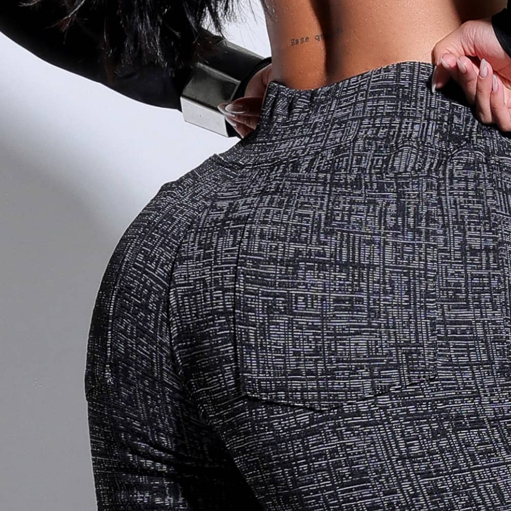 Calça Flare Feminina Preta Fashion com Estampa Texturizada Docebe