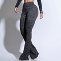 Calça Flare Feminina Preta com Estampa Texturizada e Caimento Perfeito Docebe