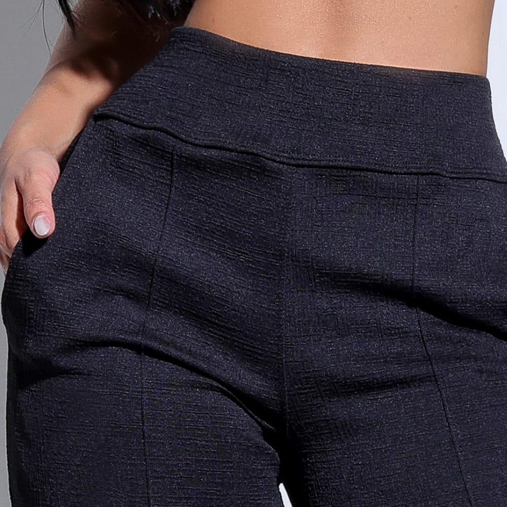 Calça Feminina Preta de Tecido Social Docebe