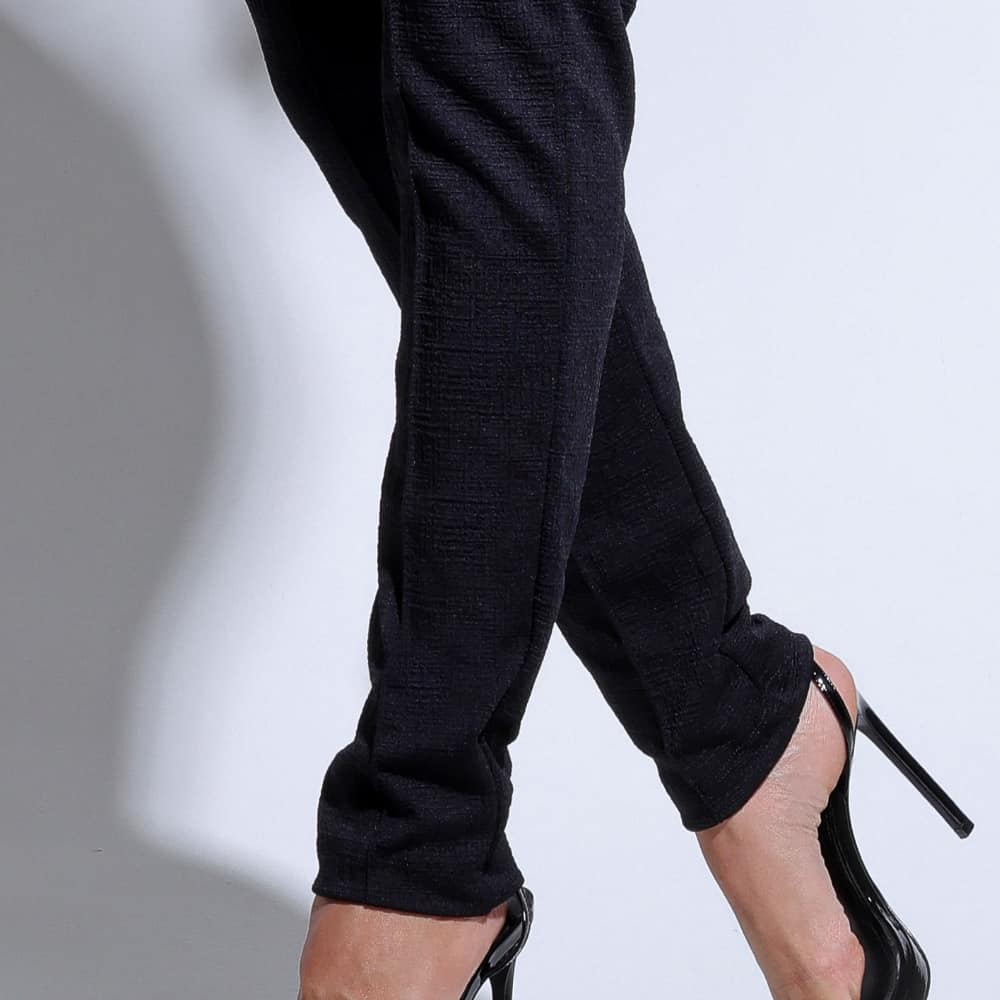 Calça Feminina Preta de Tecido Clássica Docebe