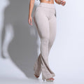 Calça Feminina Bege Justa ao Corpo Flare Docebe