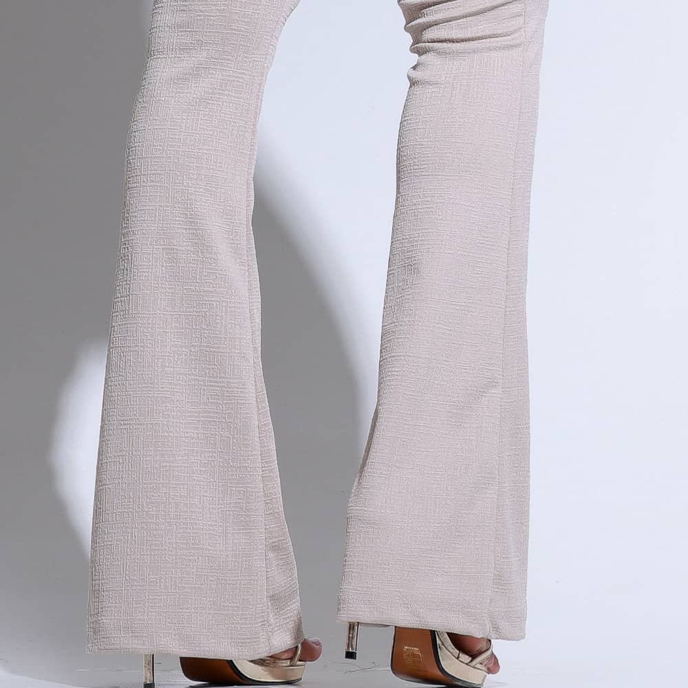 Calça Feminina Bege Atemporal e Sofisticada Docebe