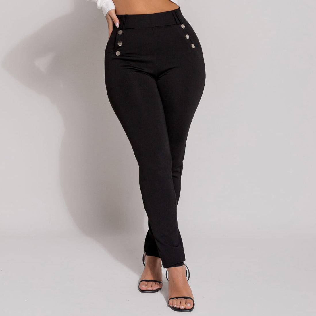 Calça Modeladora Skinny com Botões Decorativos Preta - BE608